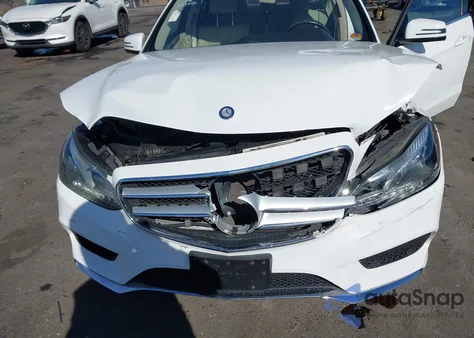 2015 Mercedes-Benz E 350 4Matic z USA, uszkodzony, nr VIN WDDHF8JB0FB101753